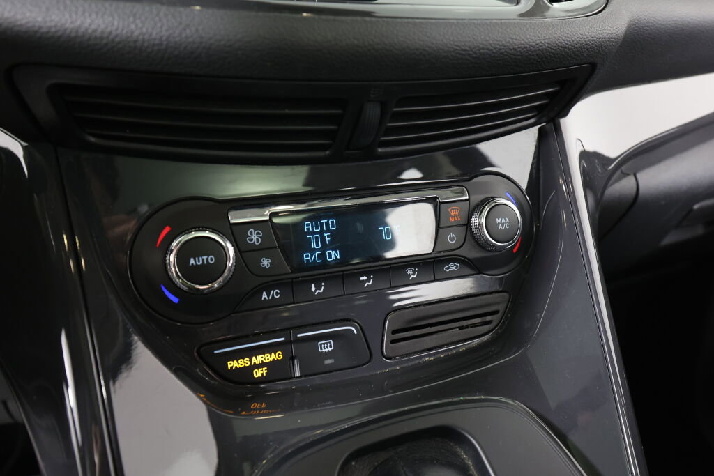 Used 2016 Ford Escape Titanium image 32