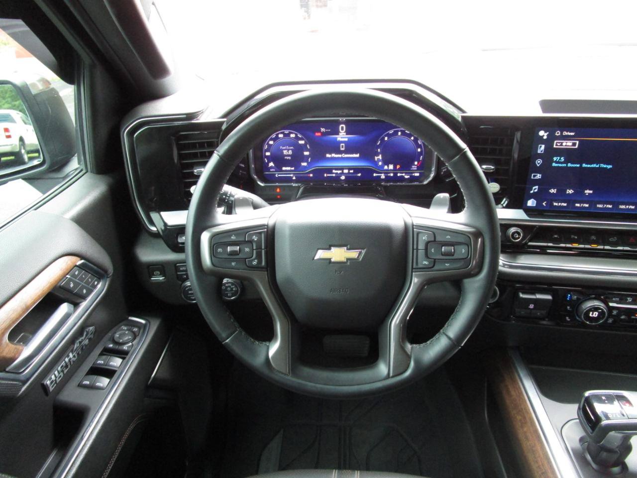Used 2023 Chevrolet Silverado 1500 High Country w/ Technology Package AWD/4WD image 12