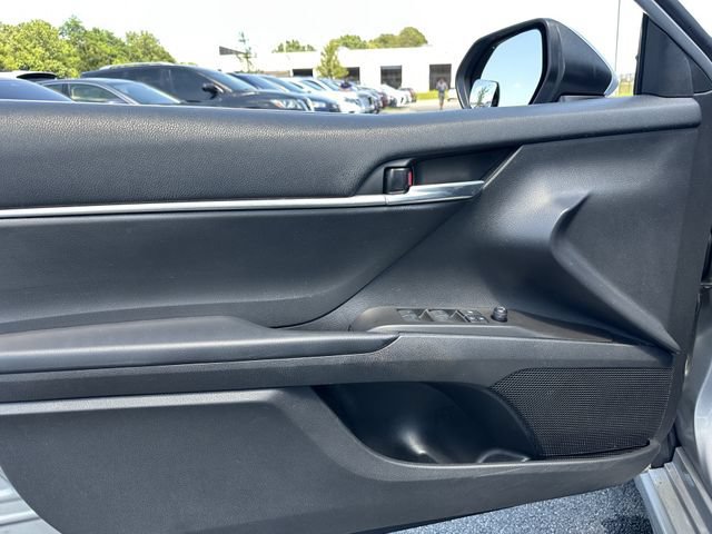 Used 2022 Toyota Camry SE FWD image 10