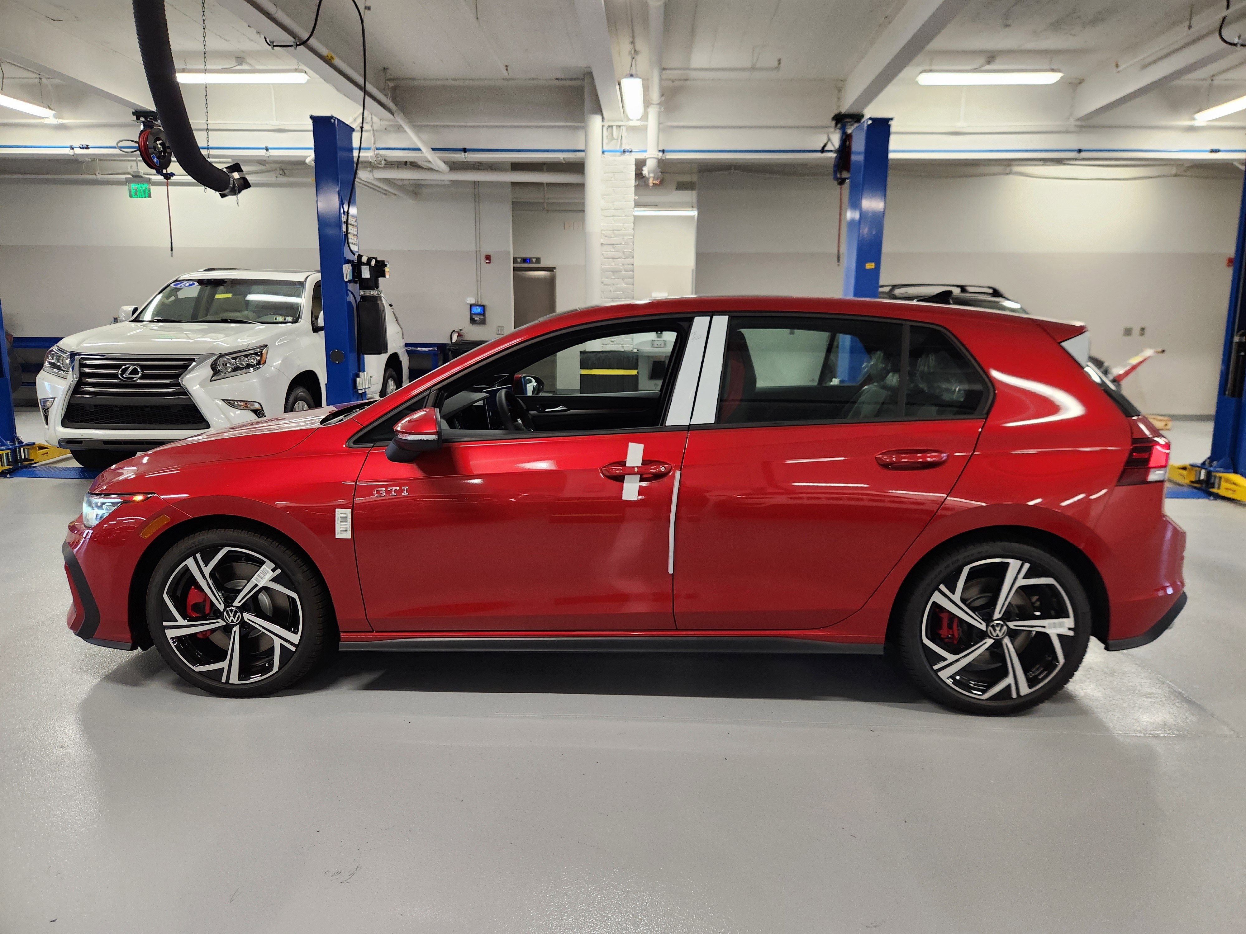 New 2025 Volkswagen GTI SE image 5