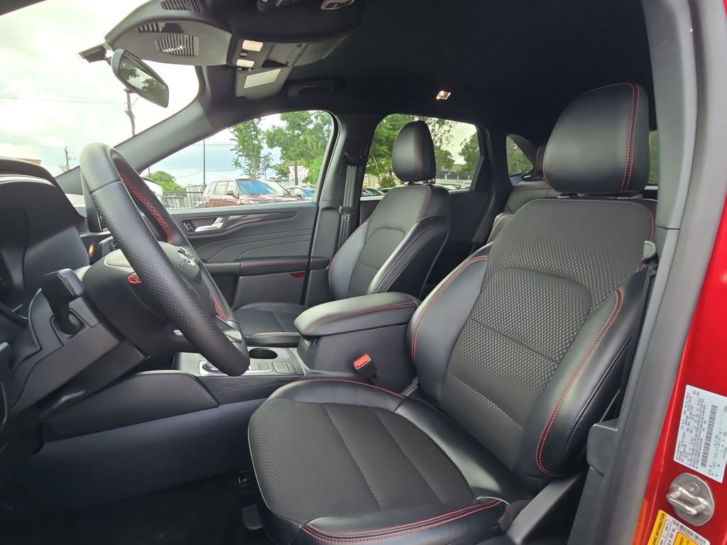 Used 2025 Ford Escape ST-Line AWD/4WD image 24