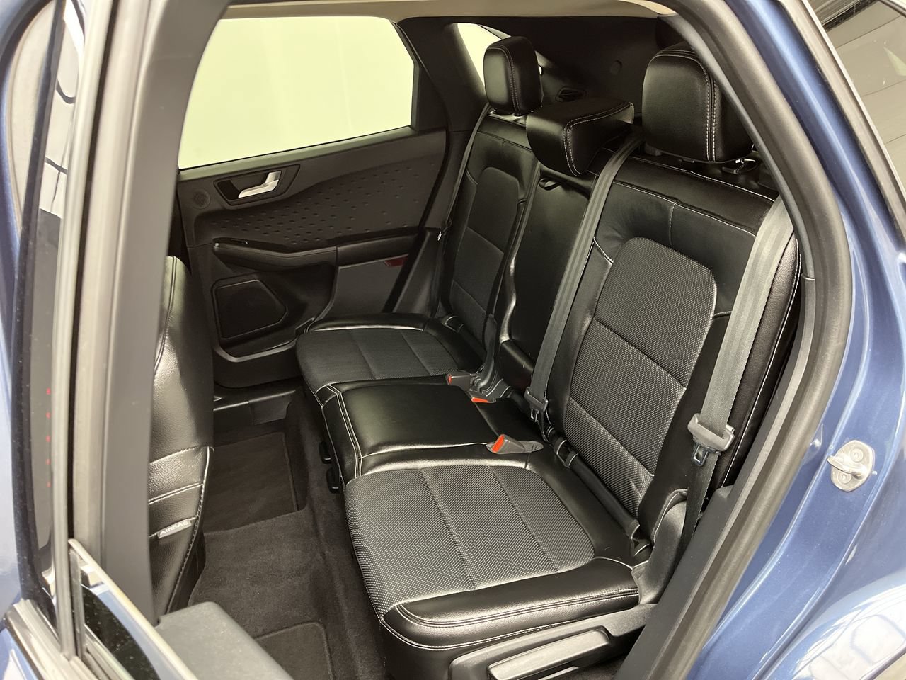 Certified 2020 Ford Escape Titanium AWD/4WD image 13