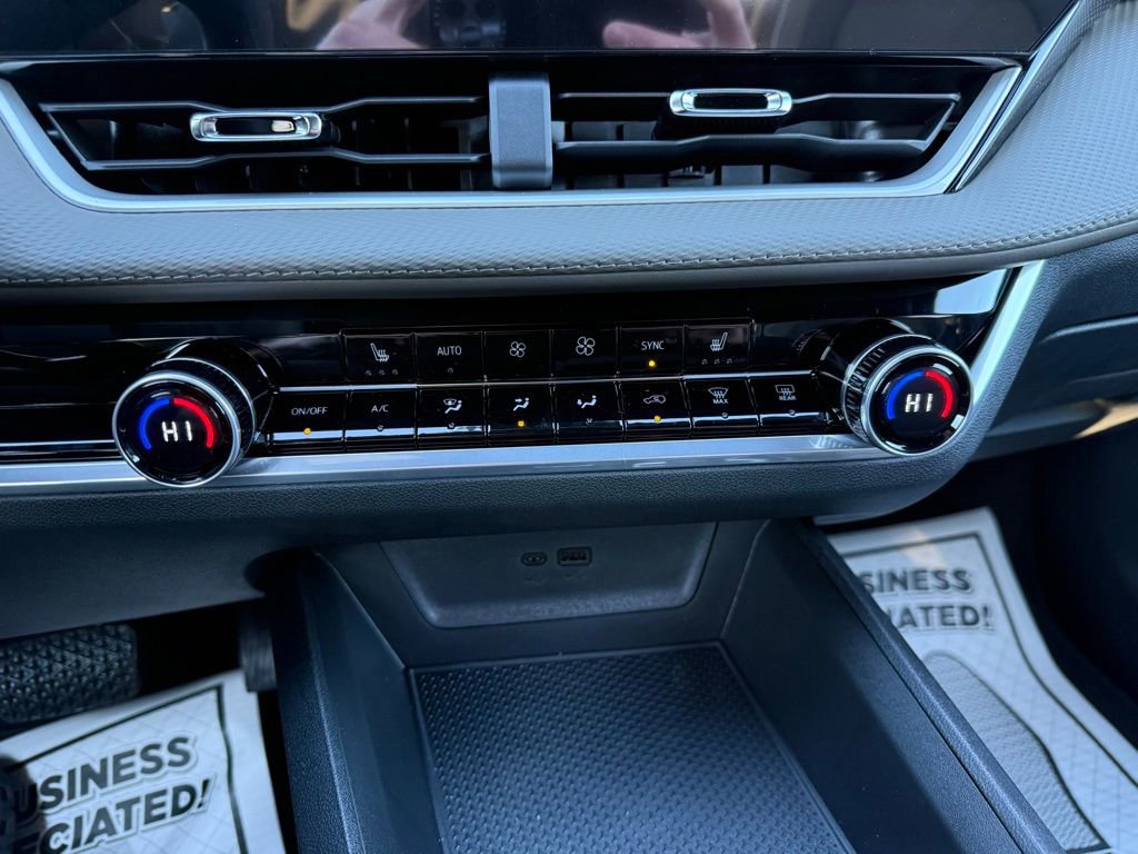 New 2026 Chevrolet Equinox LT w/ Convenience Package II image 16