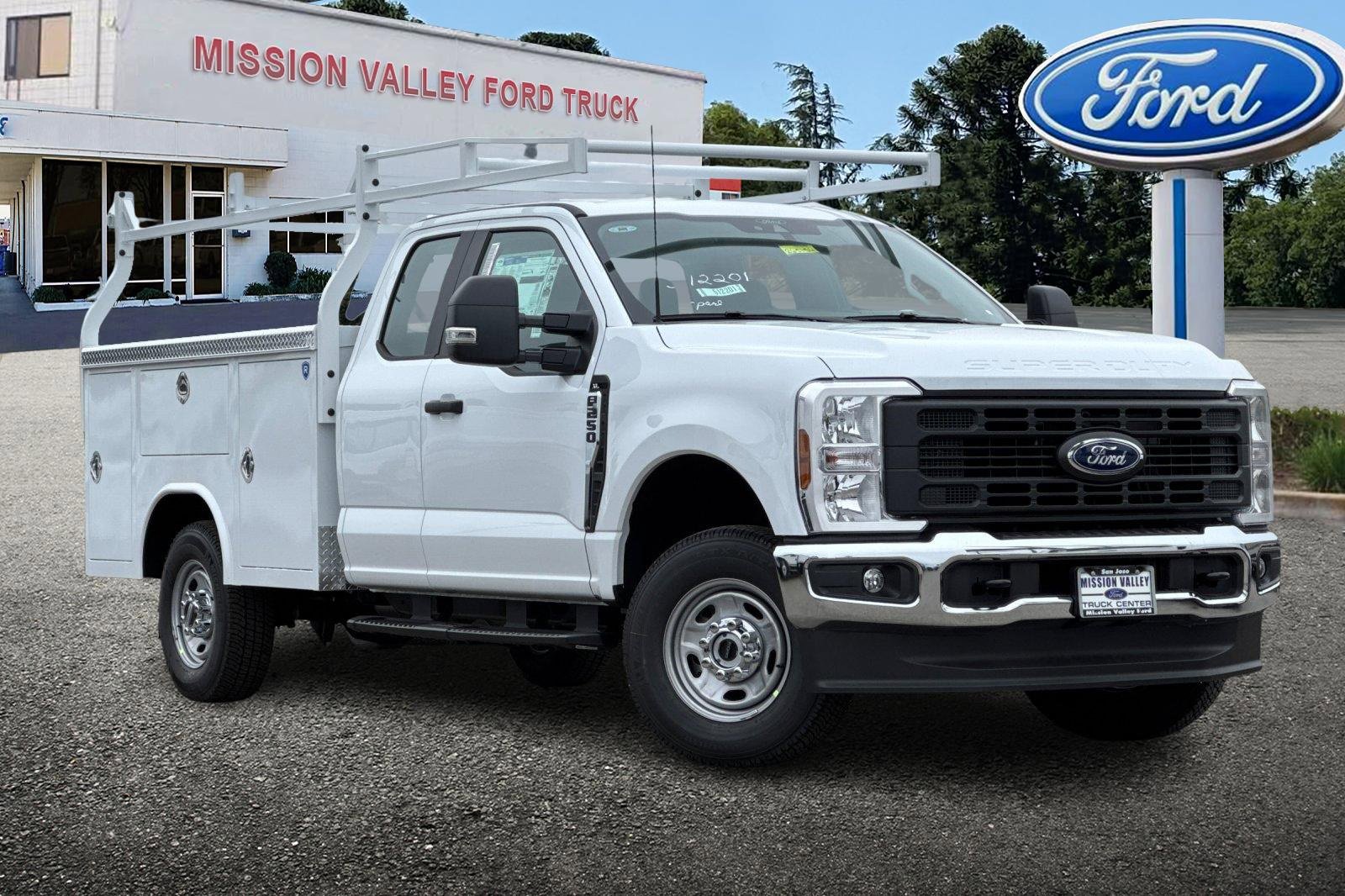 New 2026 Ford F250 XL w/ XL Chrome Package image 2