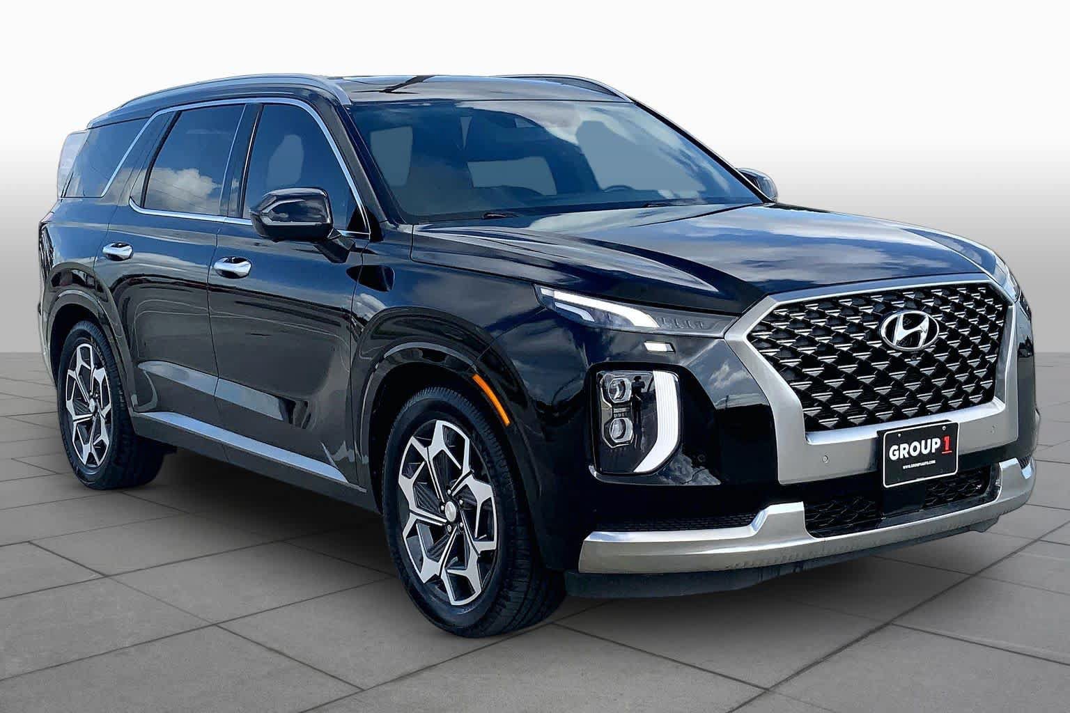 Used 2022 Hyundai Palisade Calligraphy FWD image 3