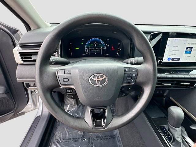Used 2025 Toyota Camry LE image 11