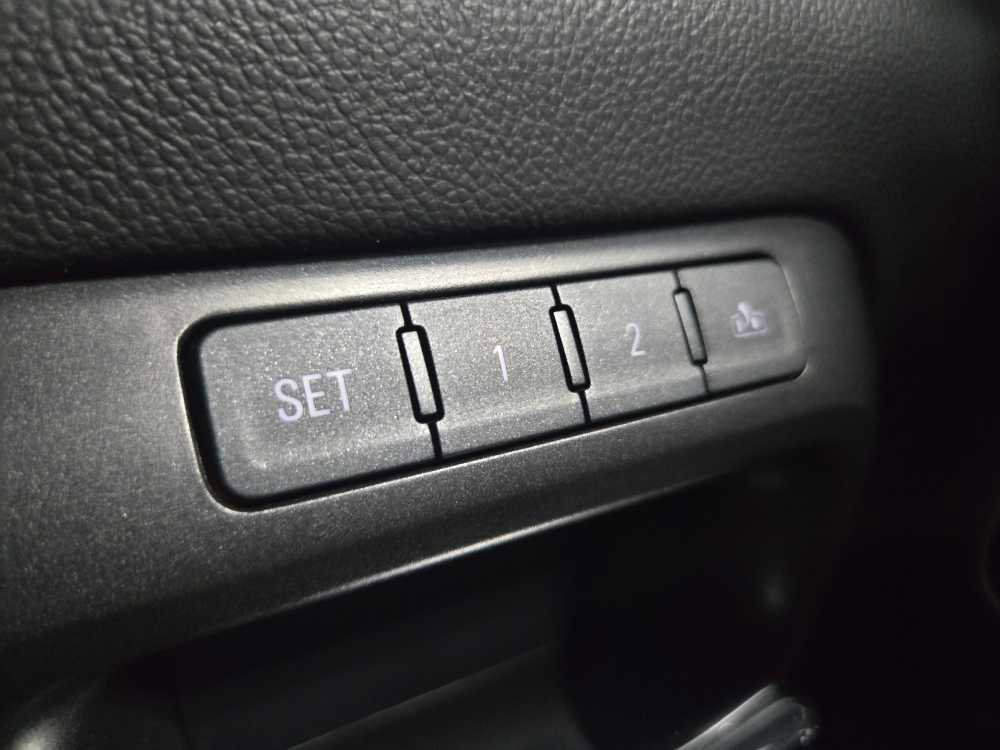 Used 2017 Chevrolet Silverado 1500 LTZ image 22