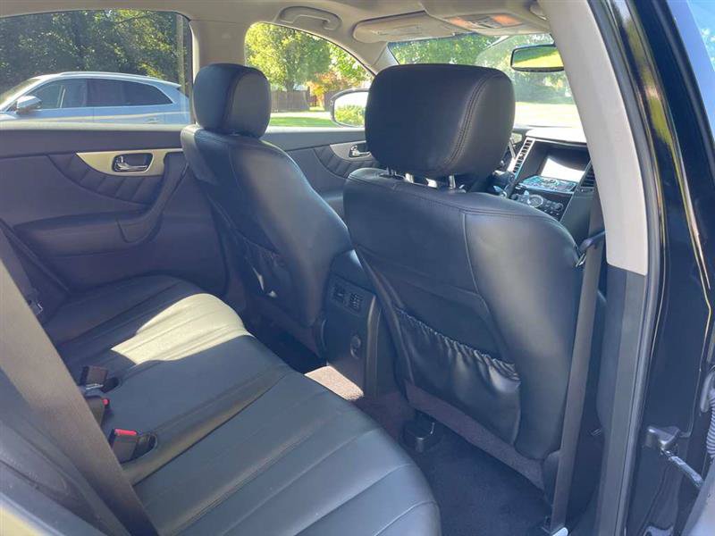 Used 2012 INFINITI FX35 AWD w/ Premium Pkg image 29