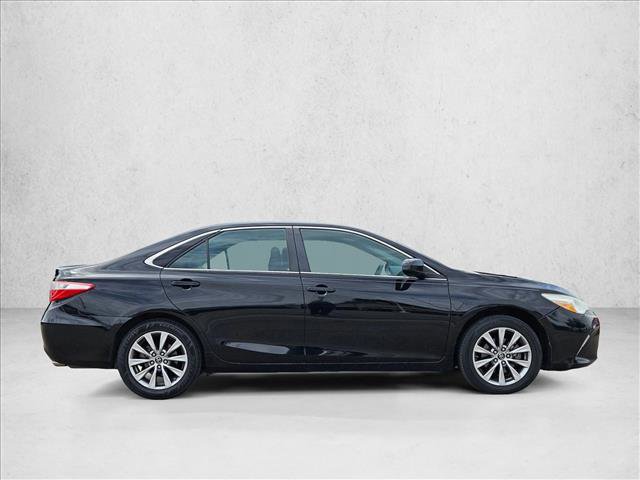 Used 2017 Toyota Camry XLE FWD video 4
