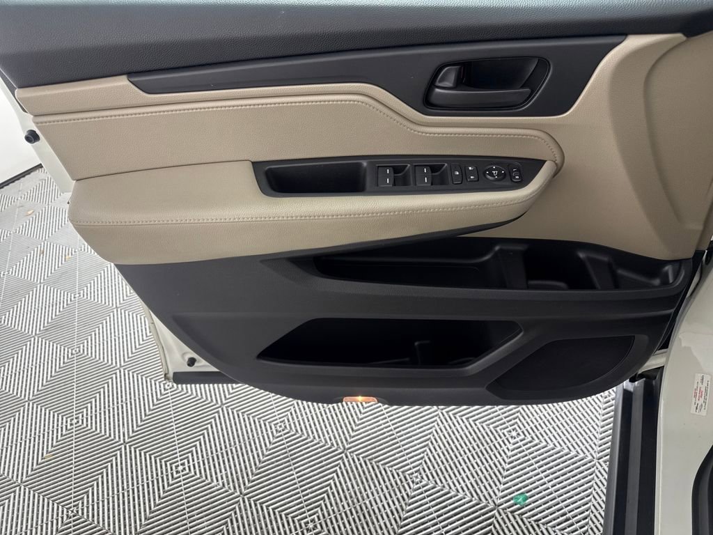 Used 2018 Honda Odyssey EX image 9