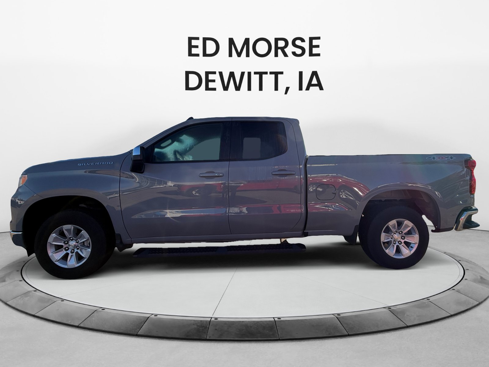 Used 2024 Chevrolet Silverado 1500 LT AWD/4WD image 2
