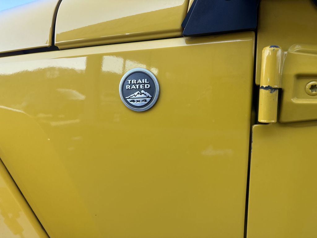 Used 2015 Jeep Wrangler Unlimited Sahara image 7