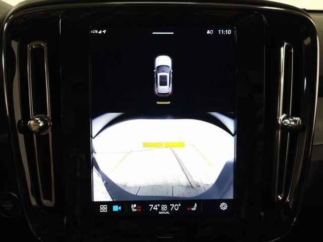 Certified 2025 Volvo XC40 B5 Core image 28