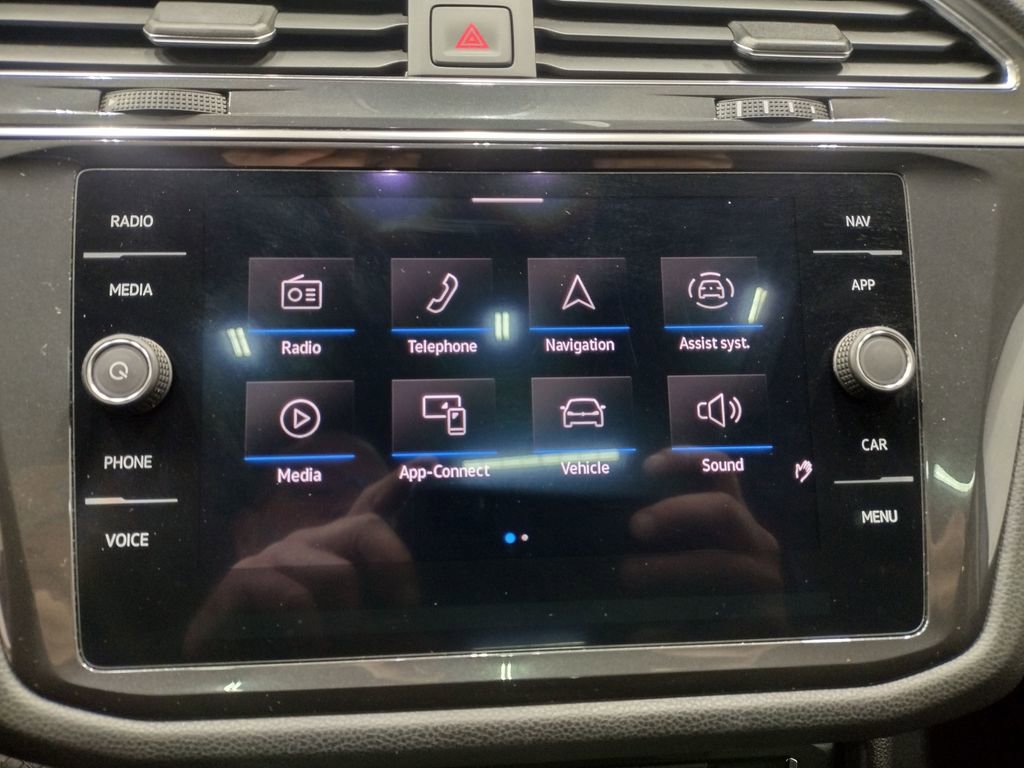 Used 2021 Volkswagen Tiguan SEL image 32