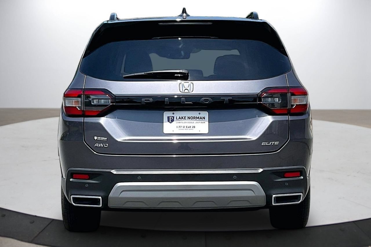 Used 2025 Honda Pilot Elite image 8