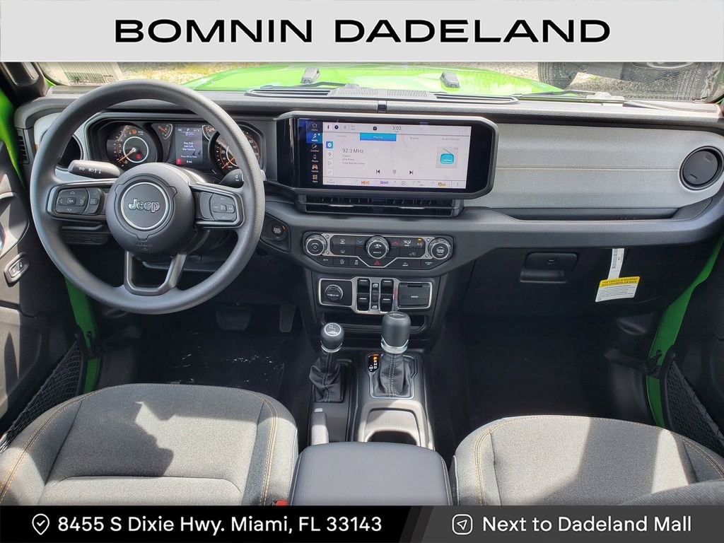 Used 2025 Jeep Gladiator Sport image 12