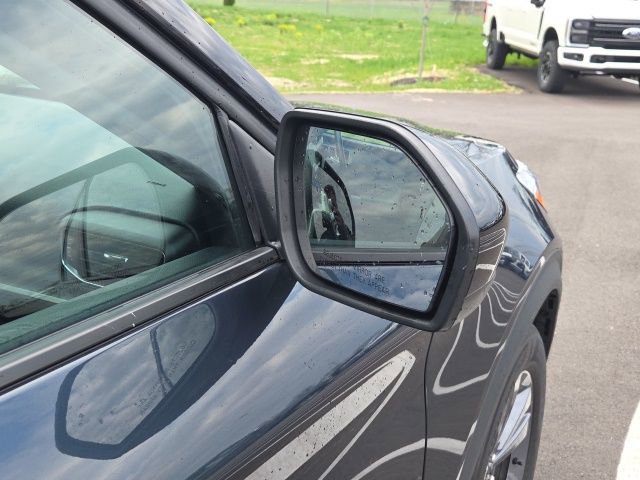 Certified 2022 Ford Explorer XLT w/ Equipment Group 202A image 6