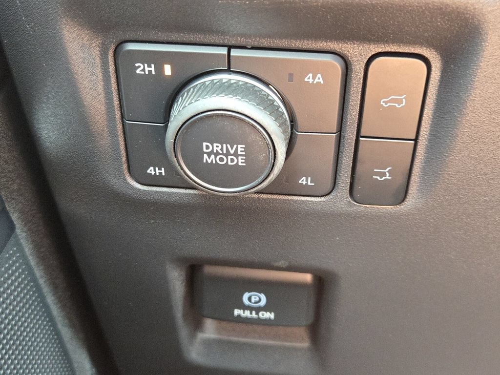 Used 2025 Ford Expedition Active AWD/4WD image 30