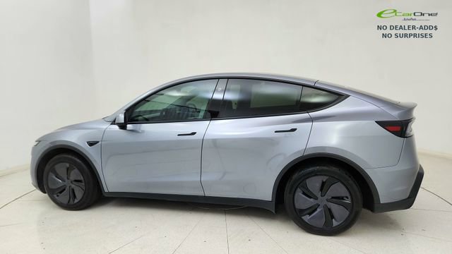 Used 2026 Tesla Model Y Long Range image 4