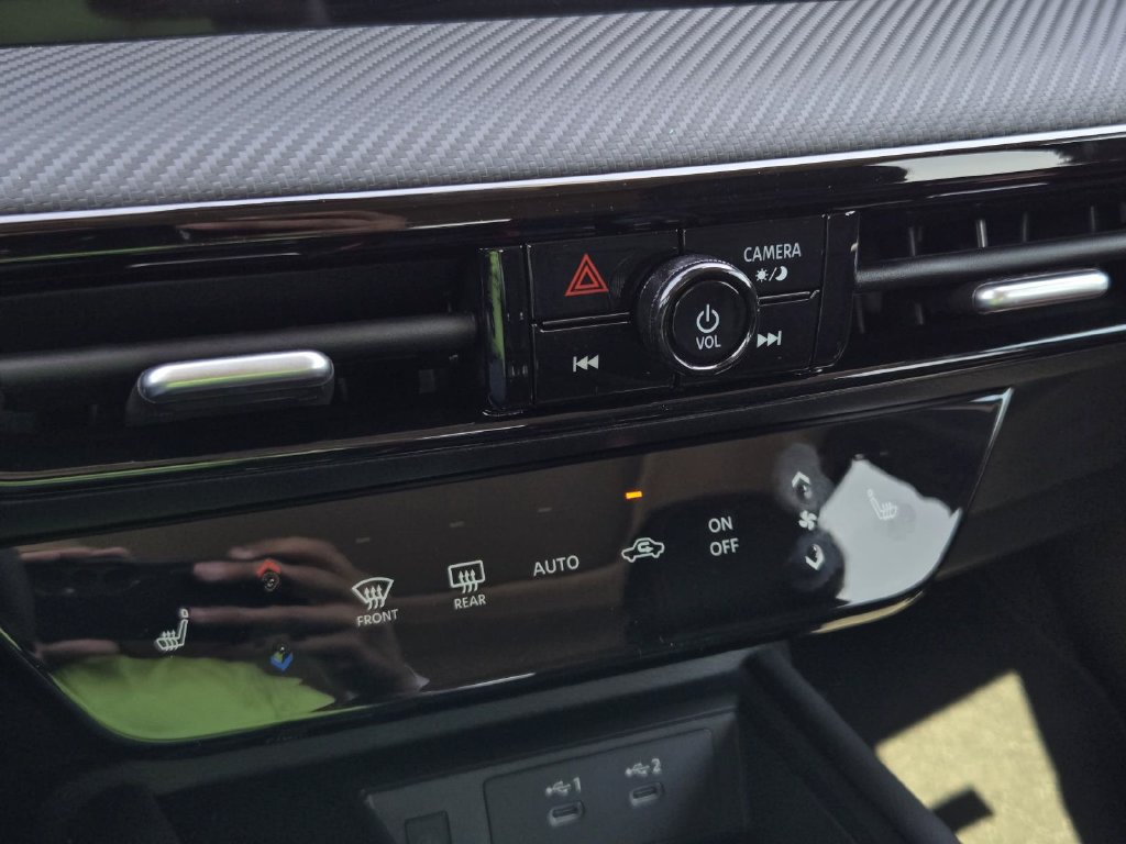 New 2026 Nissan Kicks SR w/ SR Premium Package FWD image 22