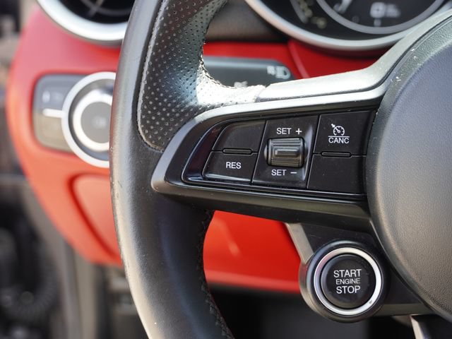 Used 2020 Alfa Romeo Giulia RWD image 27