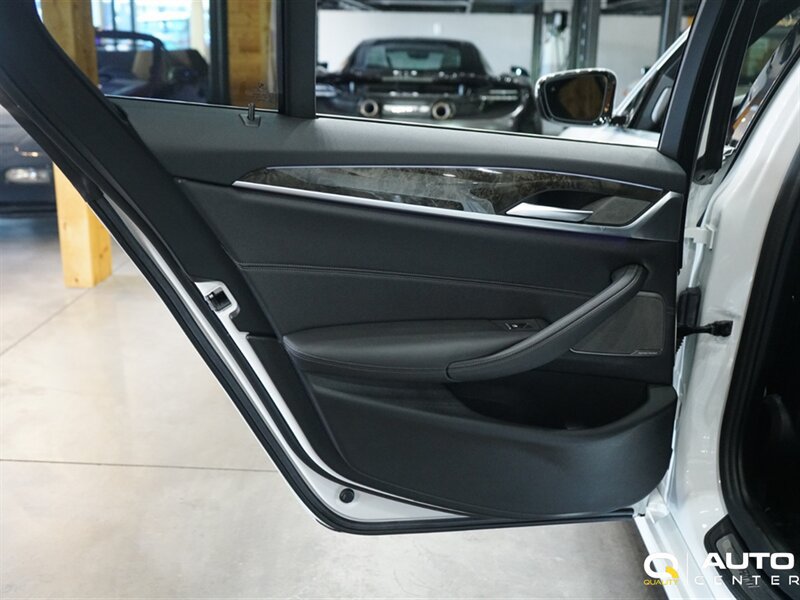 Used 2021 BMW 540i xDrive w/ Premium Package AWD/4WD image 29