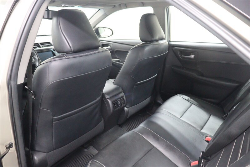 Used 2015 Toyota Camry XLE FWD image 24
