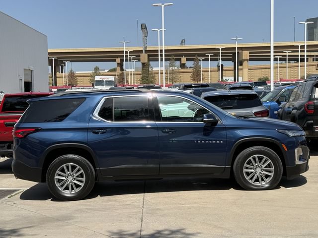Used 2023 Chevrolet Traverse LT w/ Rear Camera Mirror Package AWD/4WD image 3
