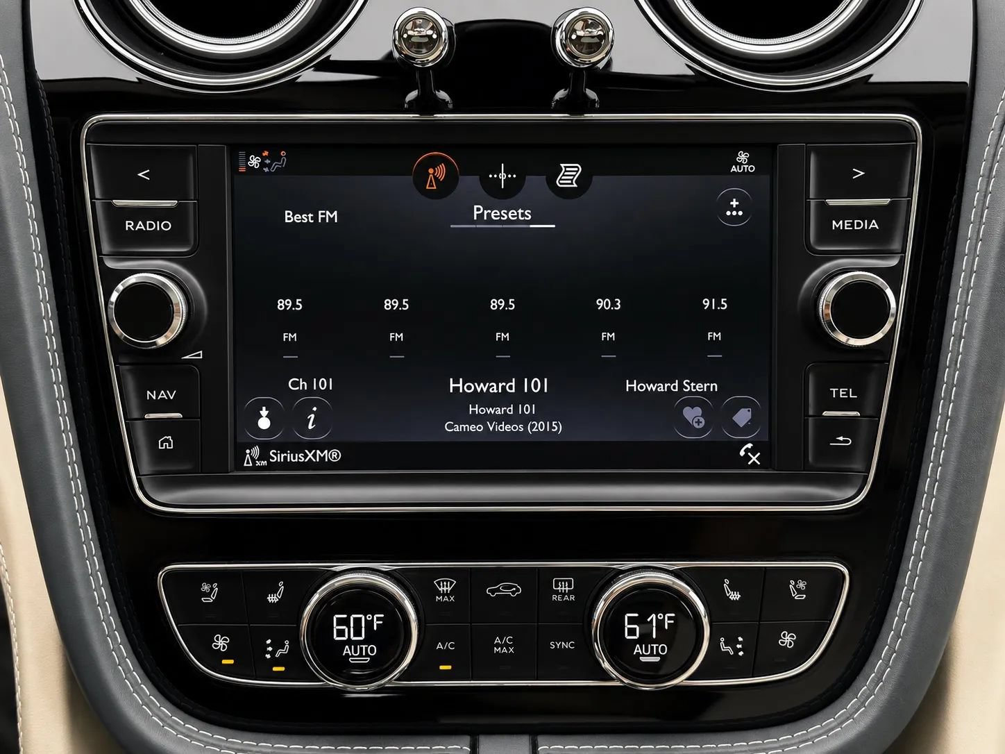 Used 2017 Bentley Bentayga AWD/4WD image 45