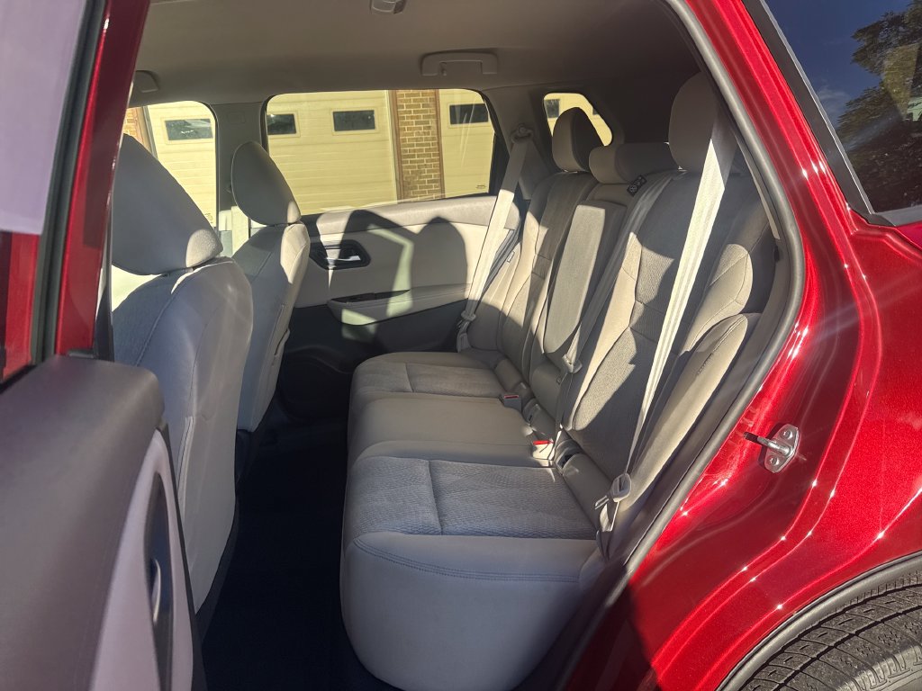 Used 2025 Nissan Rogue SV AWD/4WD image 9