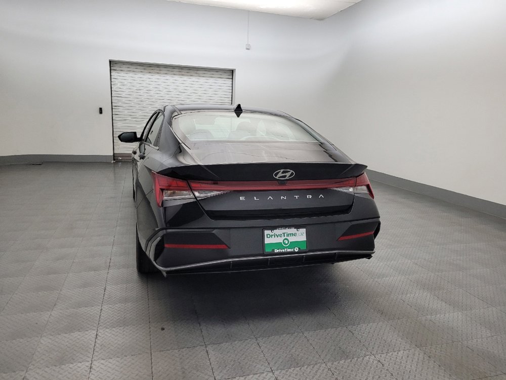 Used 2025 Hyundai Elantra SEL FWD image 6