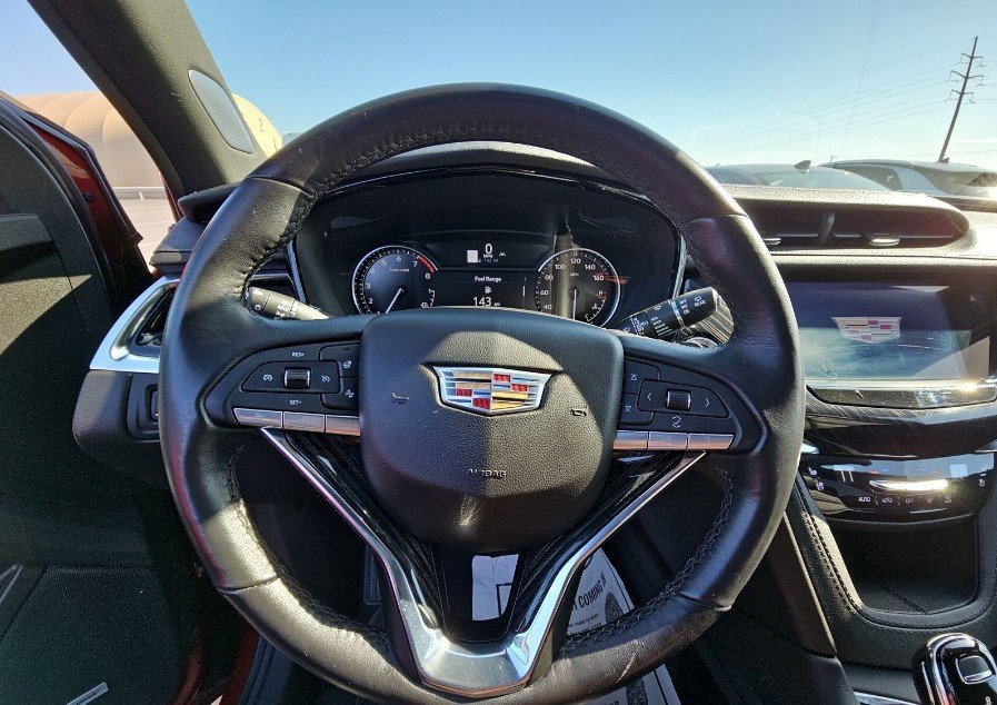 Used 2023 Cadillac XT6 Premium Luxury image 12