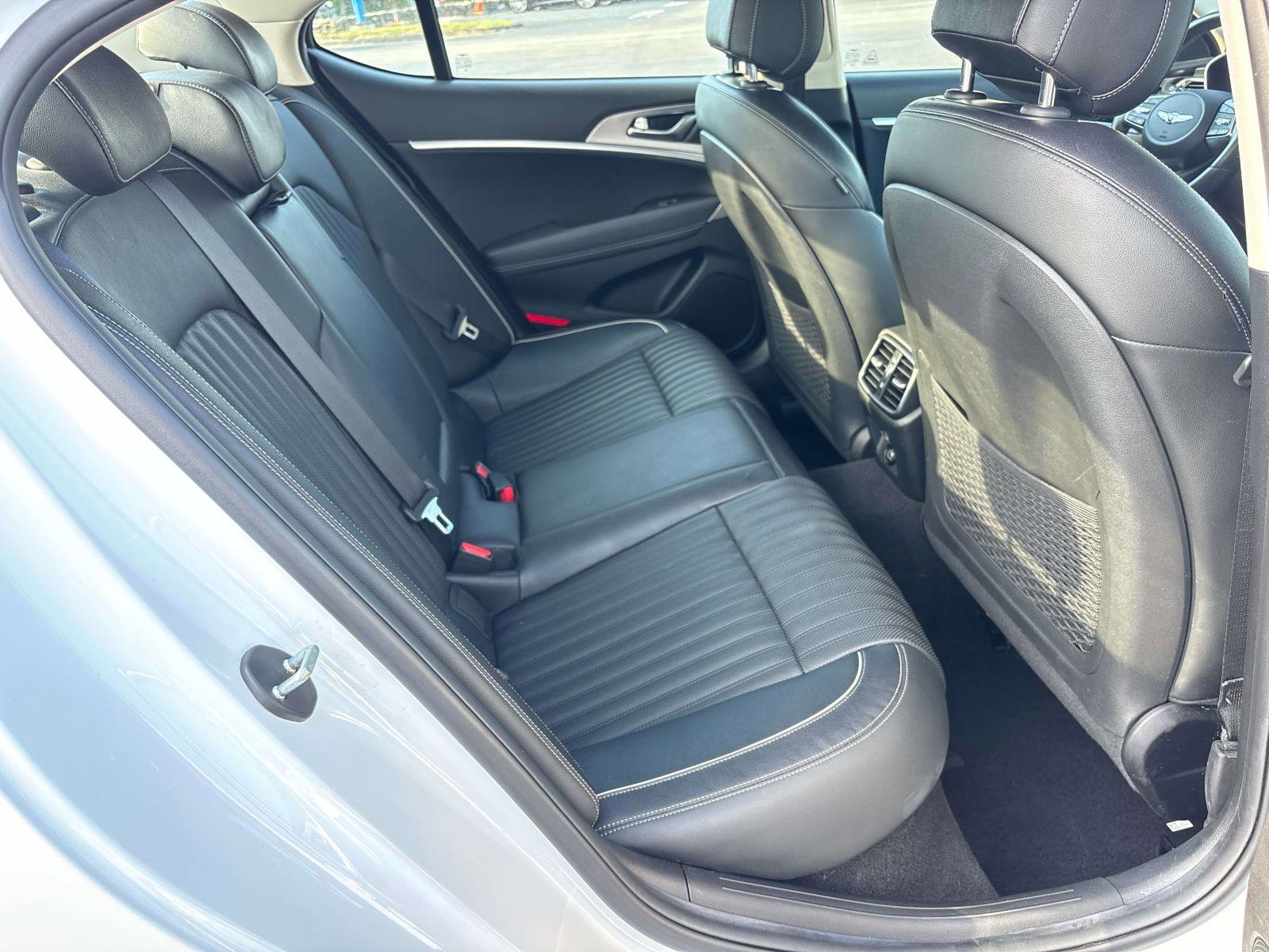 Used 2022 Genesis G70 3.3T AWD/4WD image 11