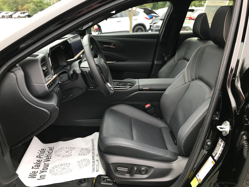 Used 2025 Toyota Crown Signia image 26