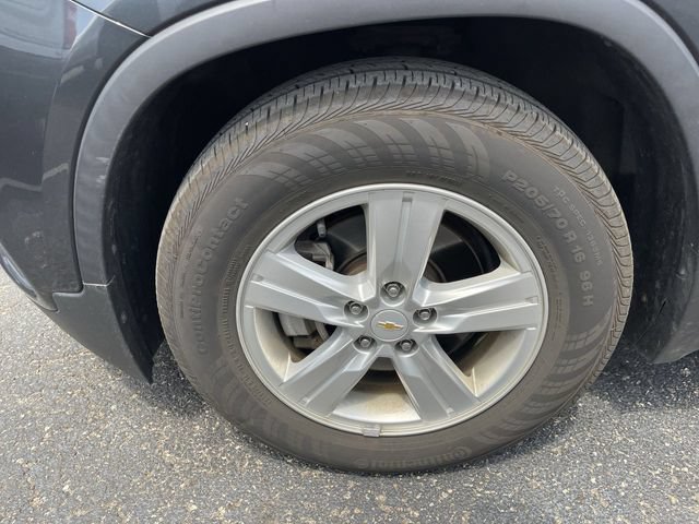 Used 2018 Chevrolet Trax LT w/ LT Convenience Package FWD image 2