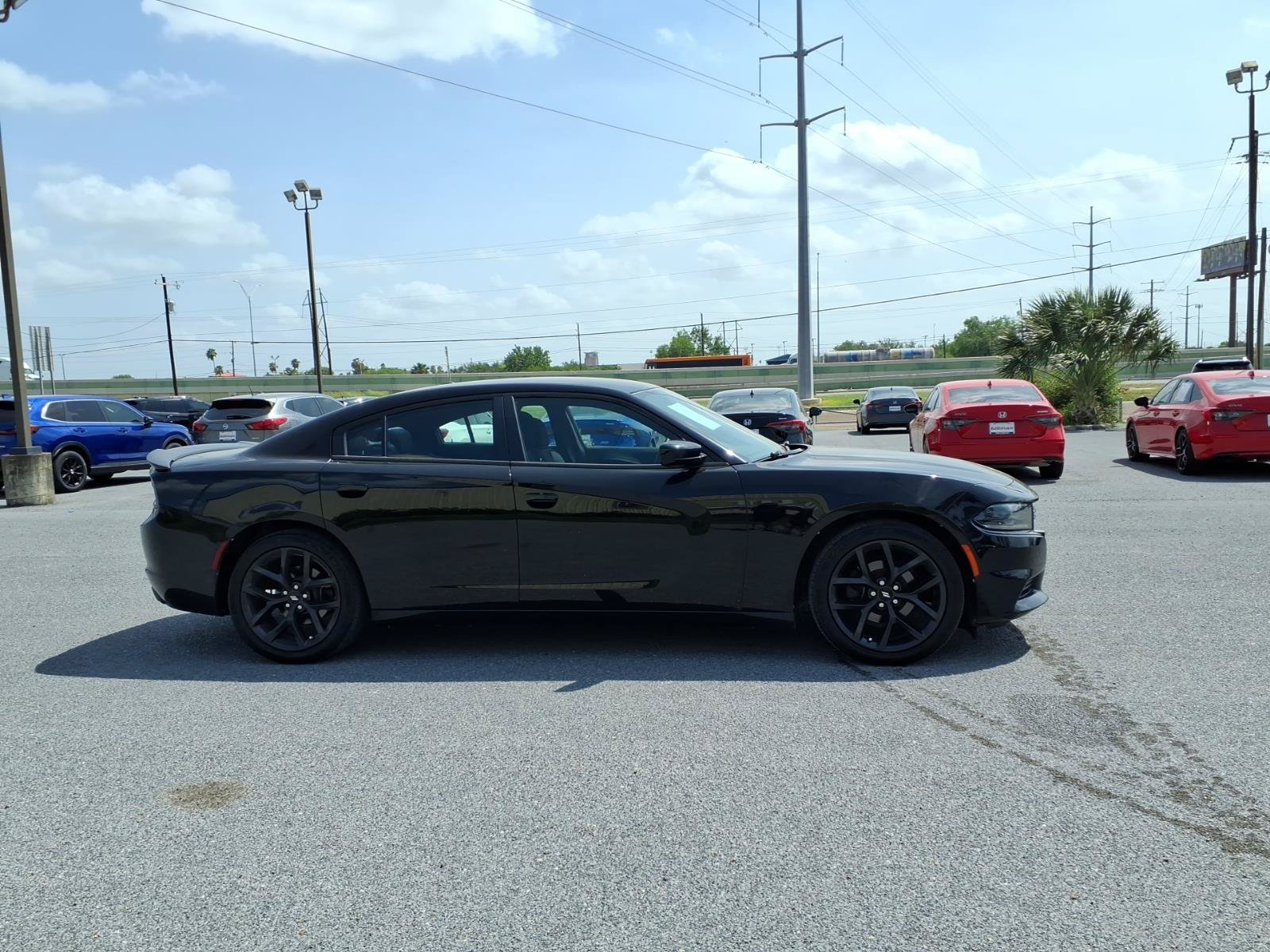 Used 2019 Dodge Charger SXT w/ Blacktop Package RWD image 9
