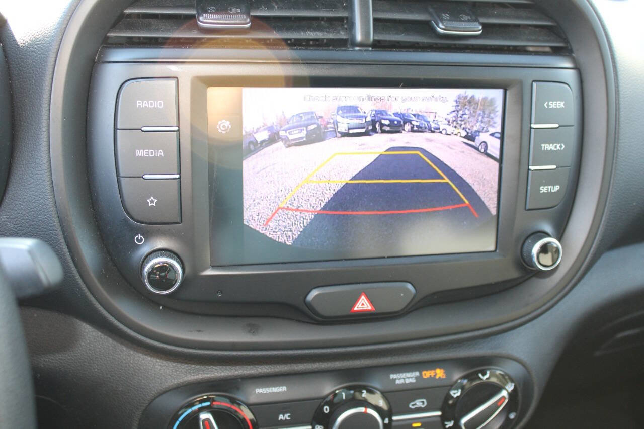 Used 2022 Kia Soul LX w/ Technology Package image 17