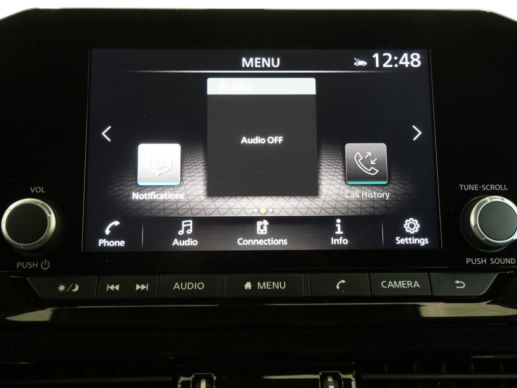 Used 2025 Nissan Pathfinder SV FWD image 17