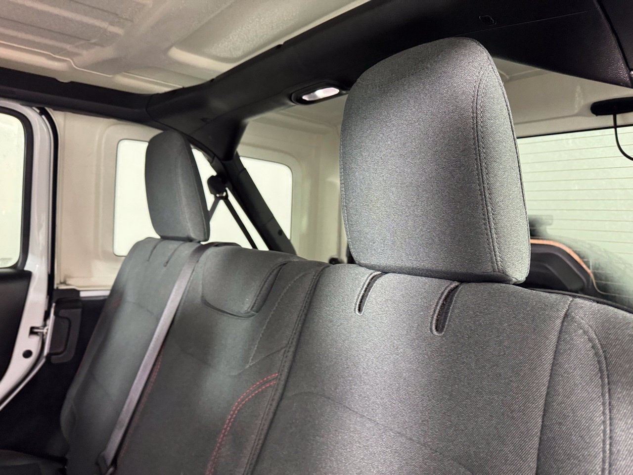Used 2025 Jeep Wrangler Unlimited Rubicon AWD/4WD image 26