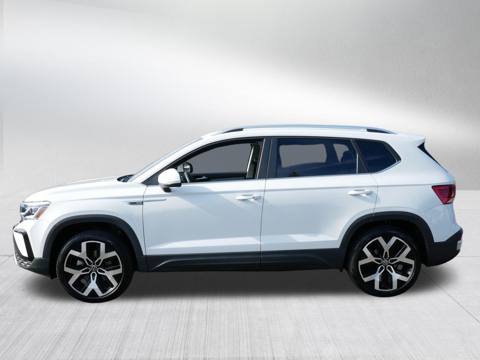Certified 2023 Volkswagen Taos SEL AWD/4WD image 4