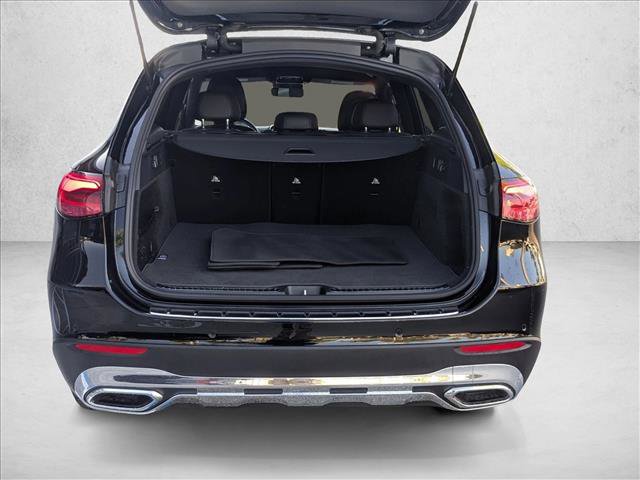 Used 2025 Mercedes-Benz GLC 300 4MATIC image 6