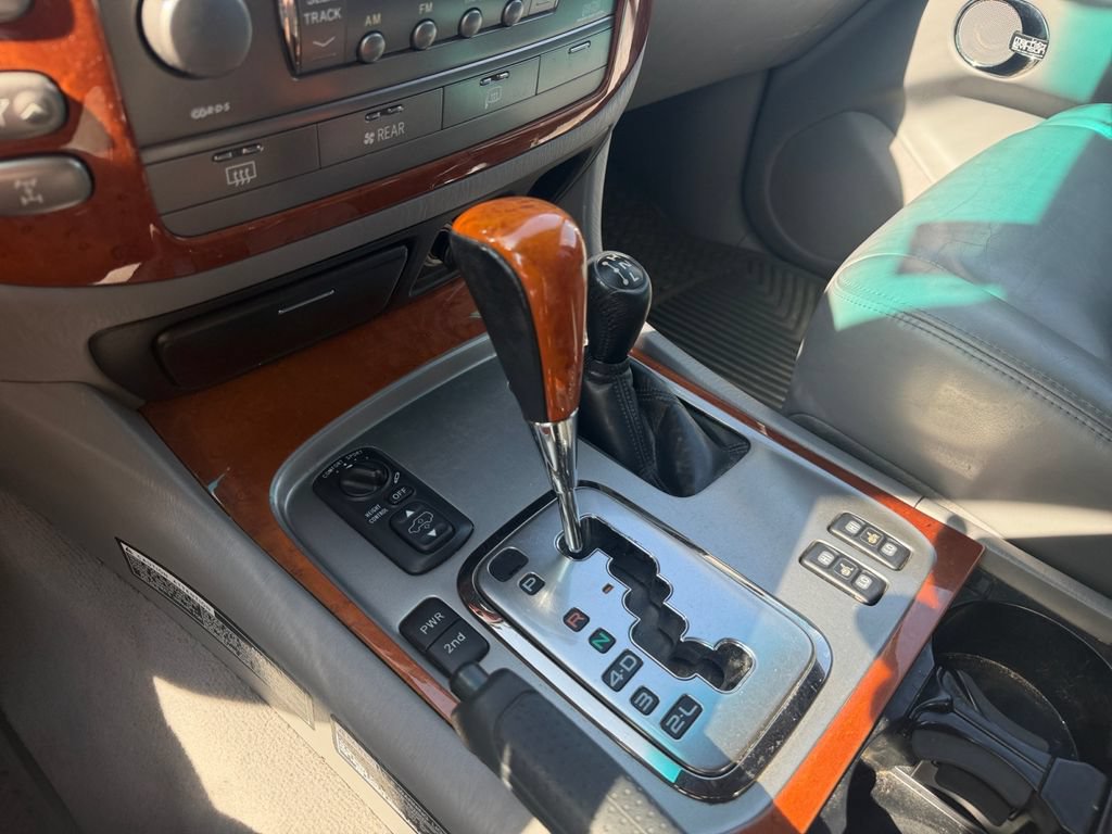 Used 2004 Lexus LX 470 4WD w/ Preferred Accessory Pkg image 30