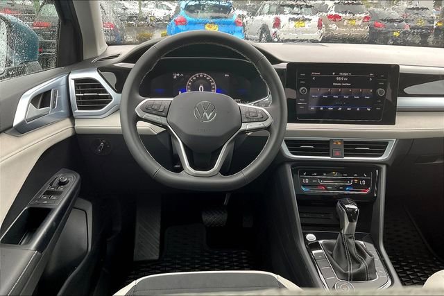 New 2025 Volkswagen Taos SE image 17