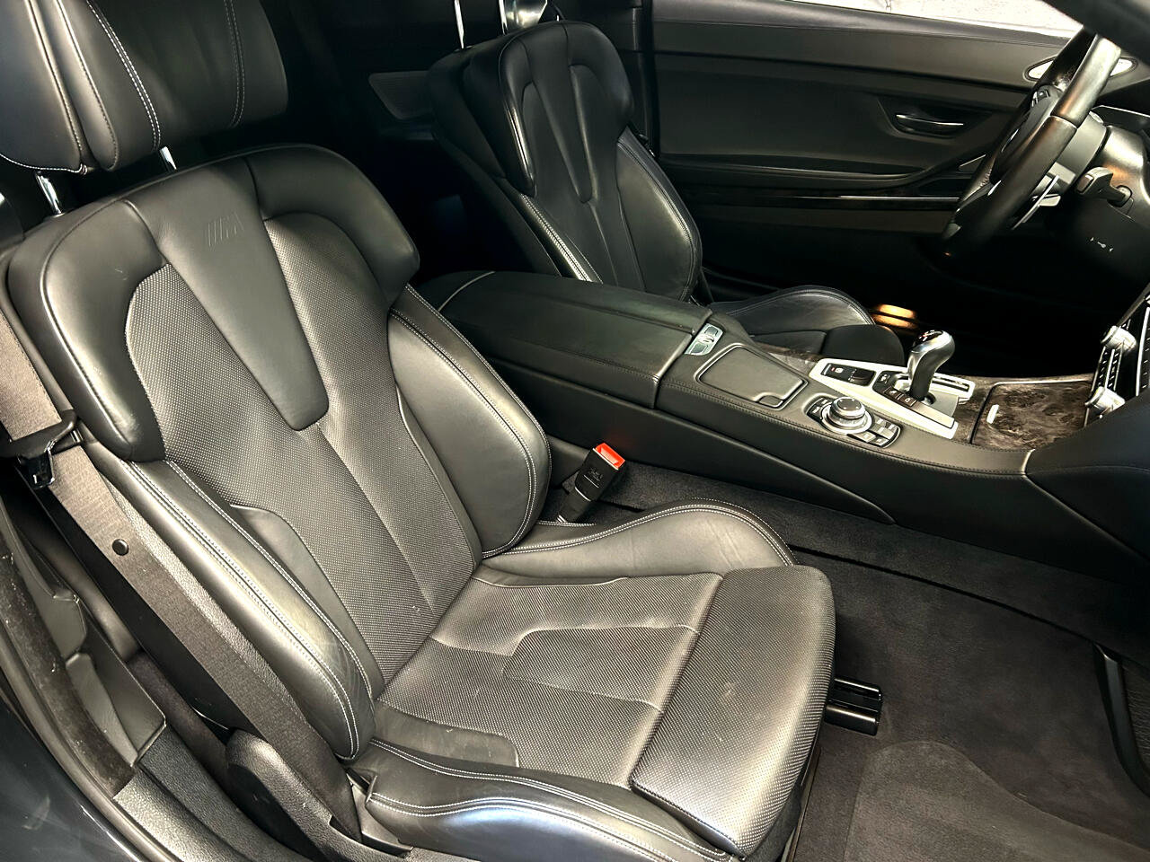 Used 2013 BMW M6 Coupe w/ Executive Pkg RWD image 21