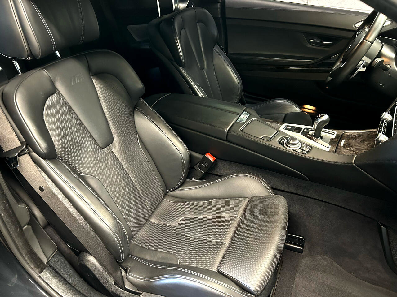 Used 2013 BMW M6 Coupe w/ Executive Pkg image 21