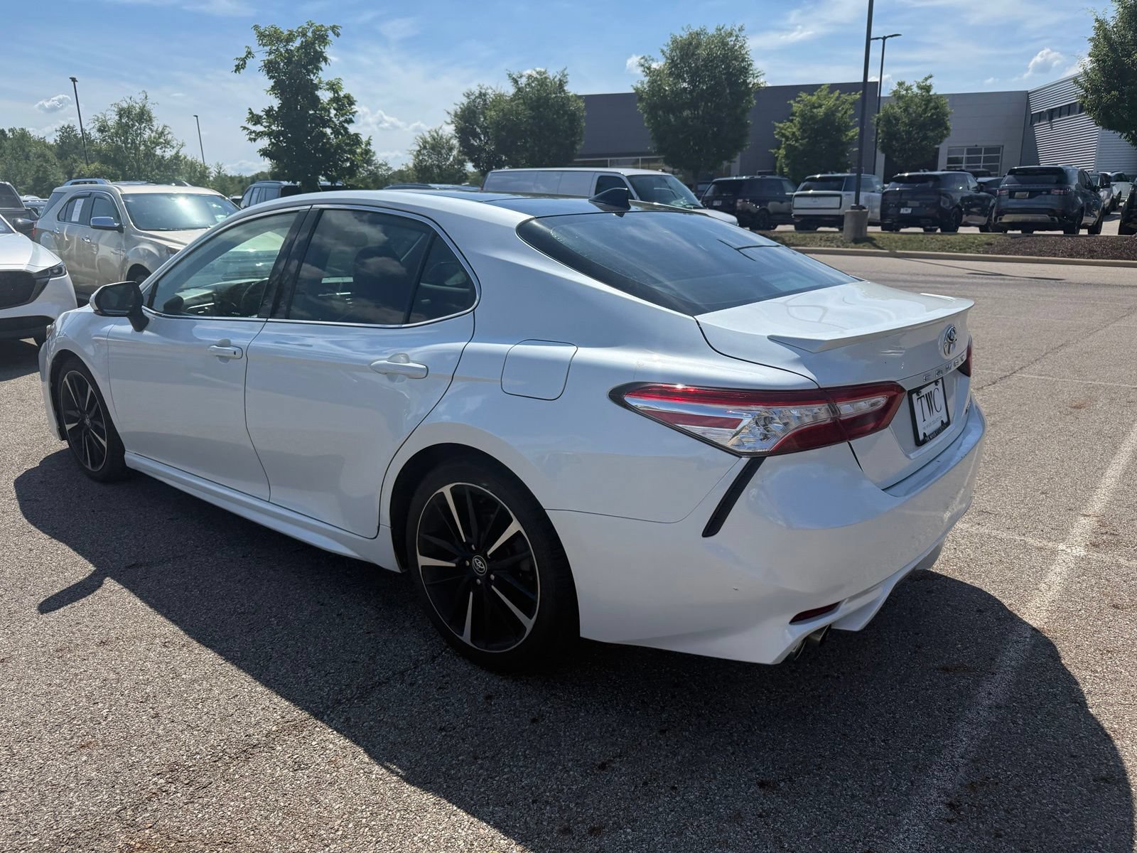 Used 2020 Toyota Camry XSE FWD image 7