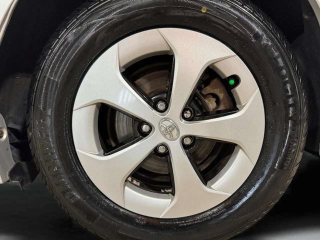 Used 2013 Toyota Prius Four w/ Deluxe Solar Roof Pkg FWD image 31