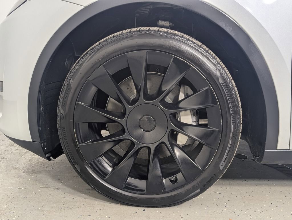 Used 2023 Tesla Model Y Long Range image 11