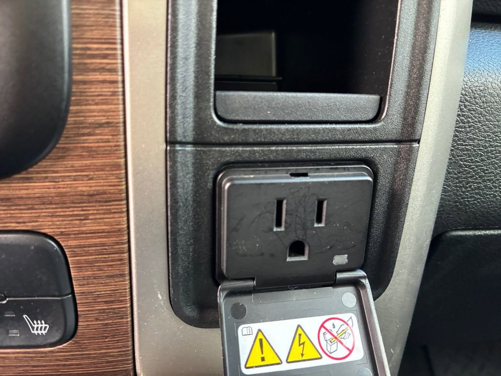 Used 2015 RAM 1500 Laramie w/ Convenience Group image 6