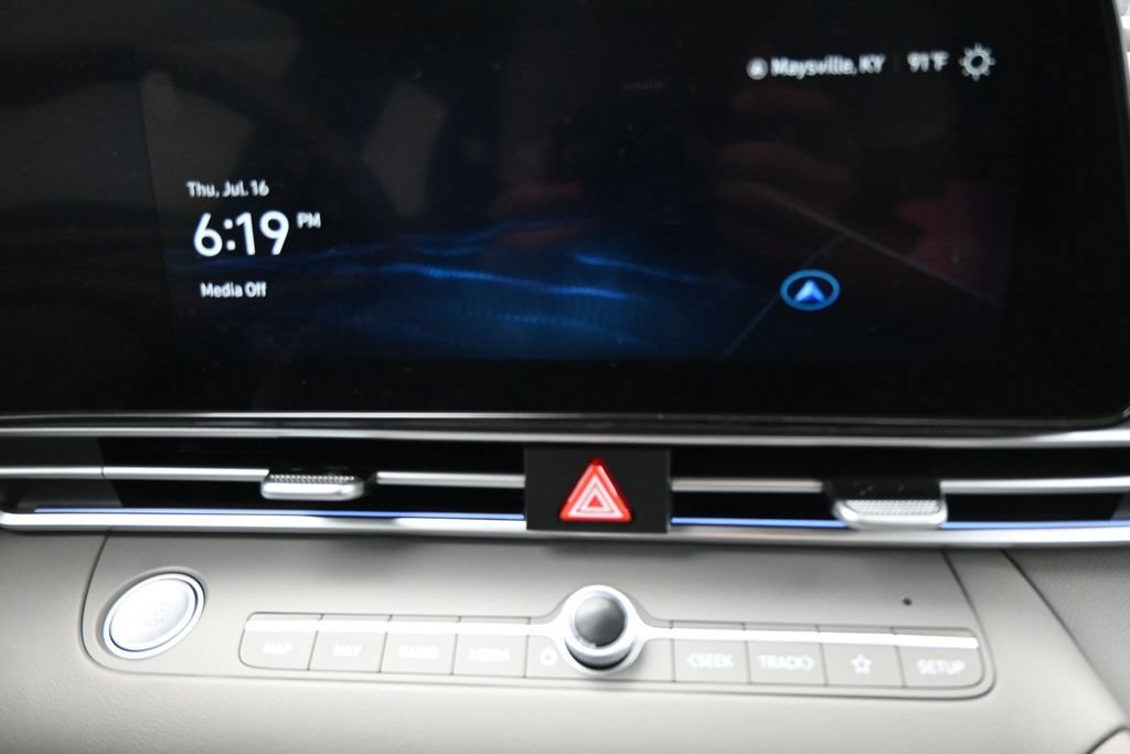 Used 2026 Hyundai Elantra SEL w/ Cargo Package FWD image 17